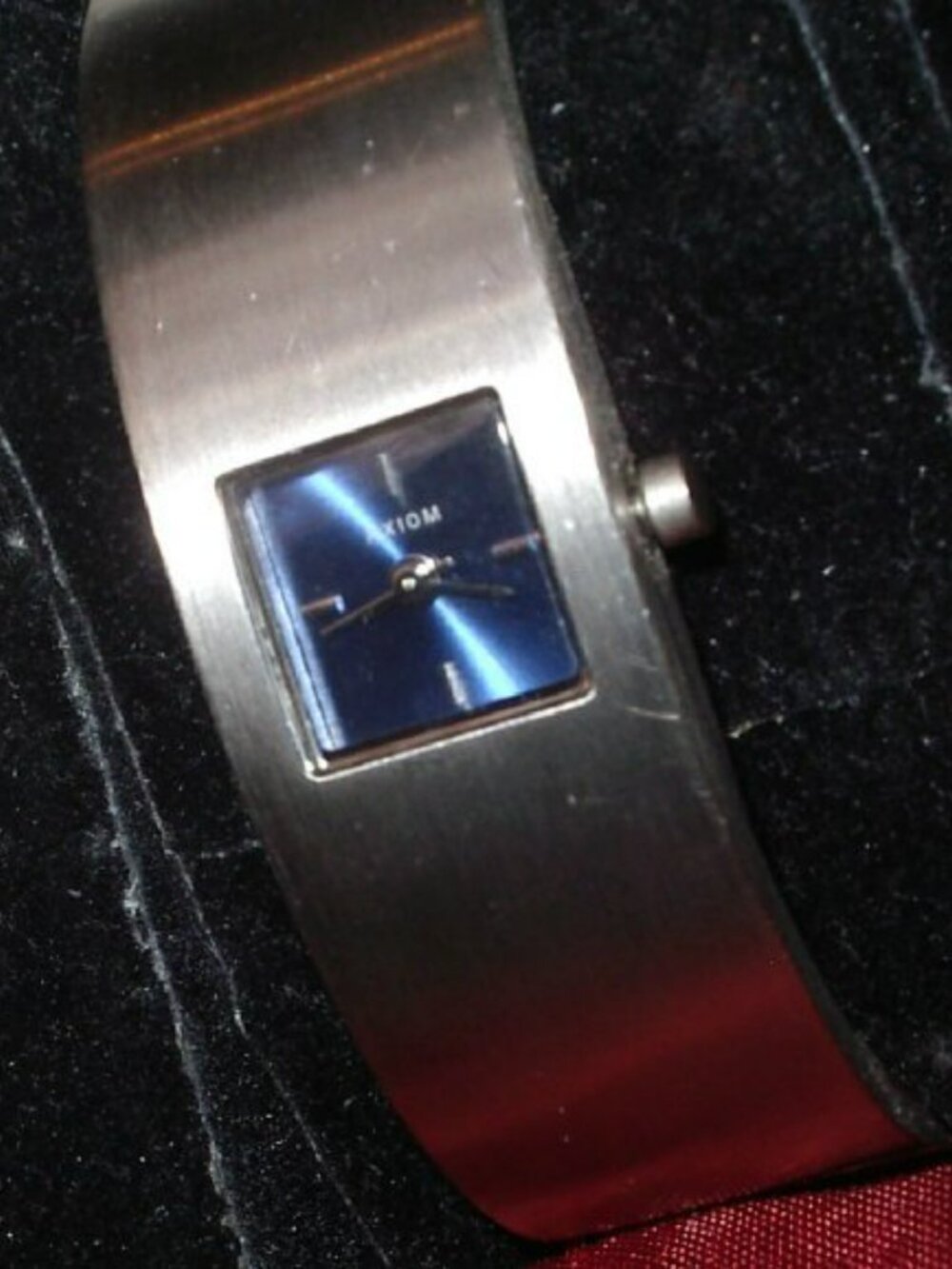 AXIOM BY CITIZENS LADIES BANGLE WATCH SS BLUE FACE 6.5" WRIST NEEDS BATTERY